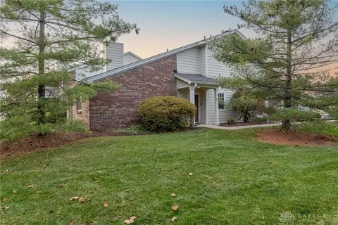 6657 Brigham Sq, Centerville, OH 45459 photo 2