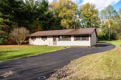 4412 Shawnee Trl, Jamestown, OH 45335