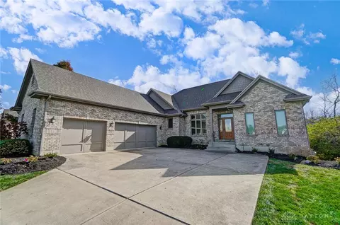 2512 Saint Anne Way, Washington Township, OH 45458