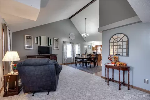 346 N Hampton Rd, Springfield, OH 45504 photo 9