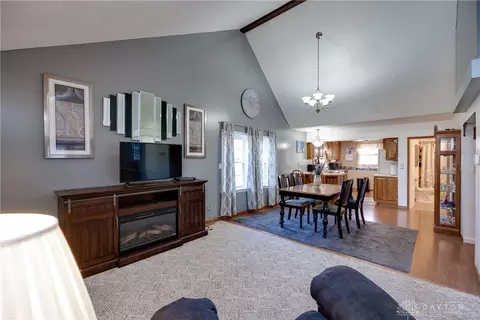 346 N Hampton Rd, Springfield, OH 45504 photo 12