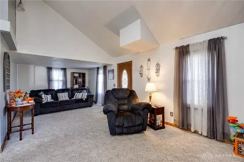 346 N Hampton Rd, Springfield, OH 45504 photo 10