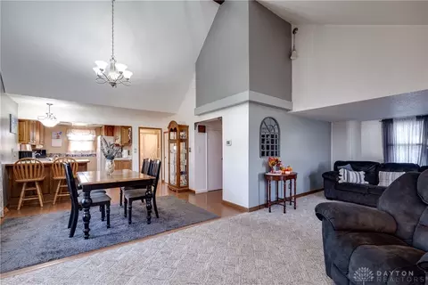 346 N Hampton Rd, Springfield, OH 45504 photo 11
