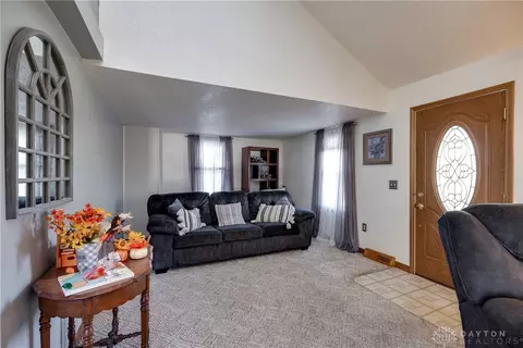 346 N Hampton Rd, Springfield, OH 45504 photo 8