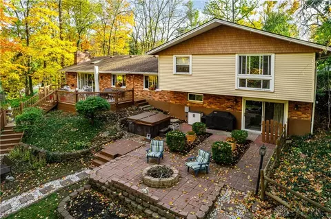 1485 Black Oak Dr, Centerville, OH 45458 photo 2