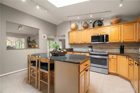 1485 Black Oak Dr, Centerville, OH 45458 photo 5