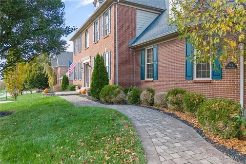 254 Diamond Dr, Centerville, OH 45458 photo 2