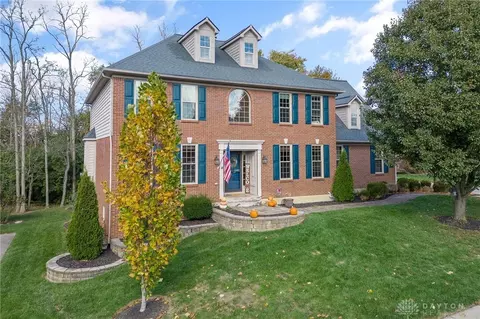 254 Diamond Dr, Centerville, OH 45458