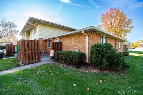 1629 Villa South Dr, Dayton, OH 45449