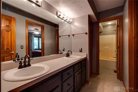 40 Colonial Way, Springboro, OH 45066 photo 38