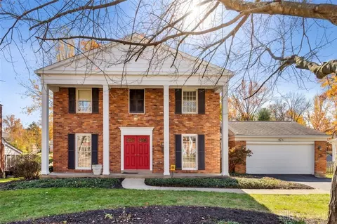 6084 Bayberry Dr, Cincinnati, OH 45242