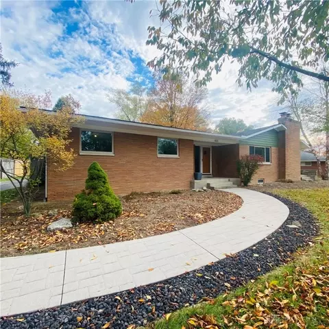 400 Tanglewood Dr, Dayton, OH 45440