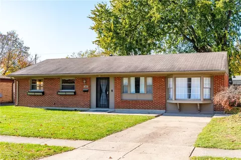 1989 Redstone Dr, Fairborn, OH 45324