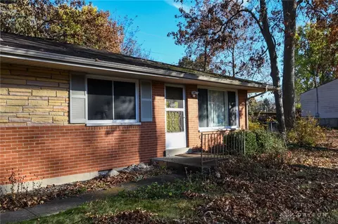 470 Clareridge Ln, Centerville, OH 45458 photo 3