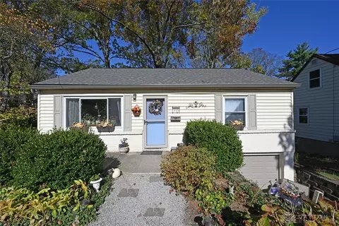 6760 Sunray St, Anderson Twp, OH 45230