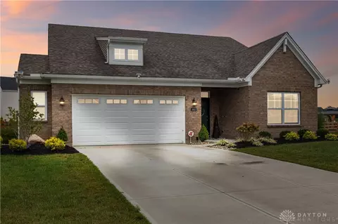 1602 Ashbury Ct, Carlisle, OH 45005