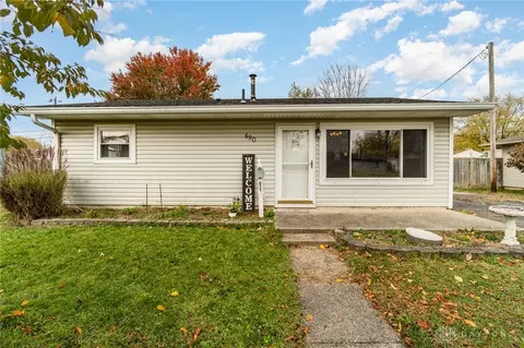 490 Sheelin Rd, Xenia, OH 45385