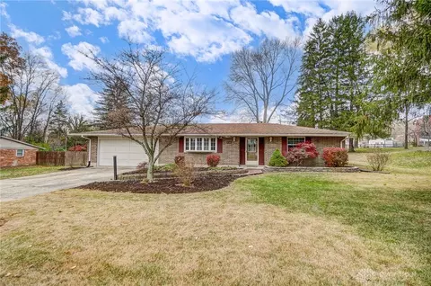 3940 Beechwood Dr, Bellbrook, OH 45305