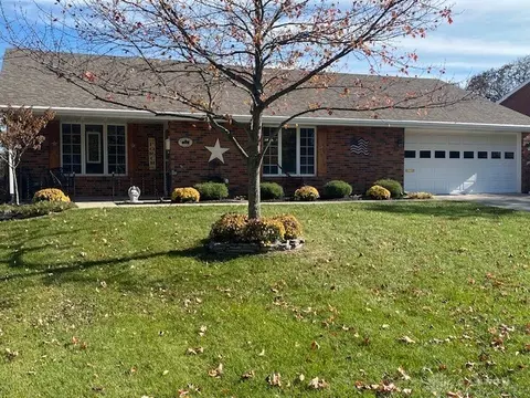 3160 Derr Rd, Springfield, OH 45503