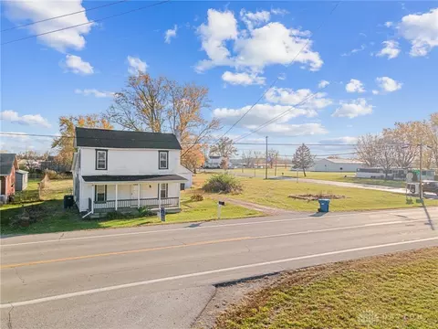 8990 National Rd, Brookville, OH 45309