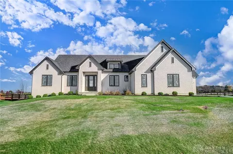 1752 Vicki Ln, Lebanon, OH 45036