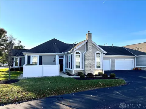 4780 Cobblestone Dr, Tipp City, OH 45371