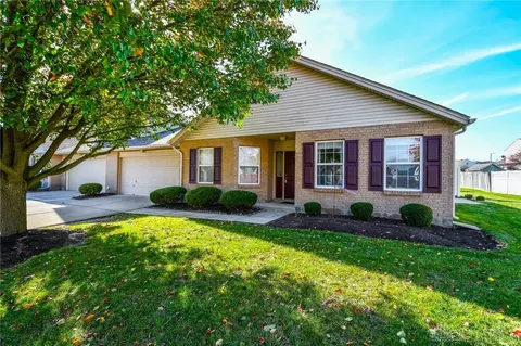 4055 Twin Lakes Cir, Clayton, OH 45315