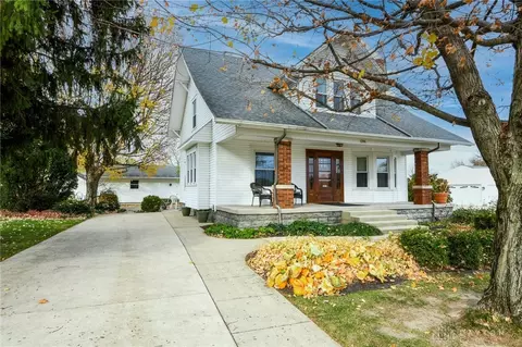 1206 S Detroit St, Xenia, OH 45385