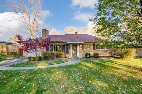 3812 Lenox Dr, Dayton, OH 45429