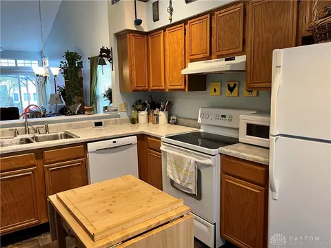 1180 Nutmeg Ct #96, Centerville, OH 45459 photo 5
