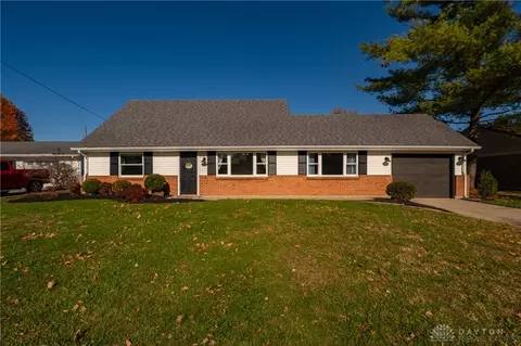 52 Regency Dr, Cedarville, OH 45314