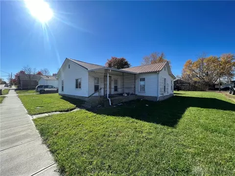104 S Ada Doty St, Gratis, OH 45330 photo 3