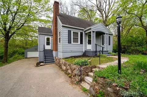 126 E Orchard Springs Dr, Dayton, OH 45415