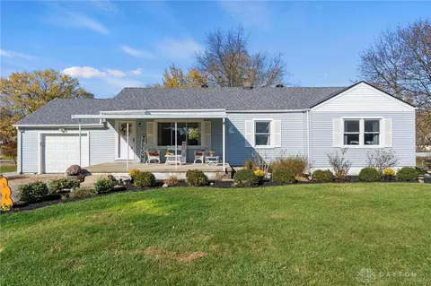 3196 Cedarwood Rd, Fairborn, OH 45324