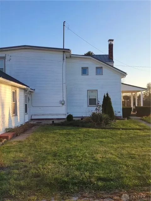 2153 Foos Rd, West Manchester, OH 45382