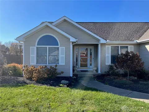 290 Wisteria Dr, Troy, OH 45373
