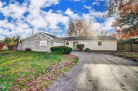 5500 Rockdell Ct, Huber Heights, OH 45424