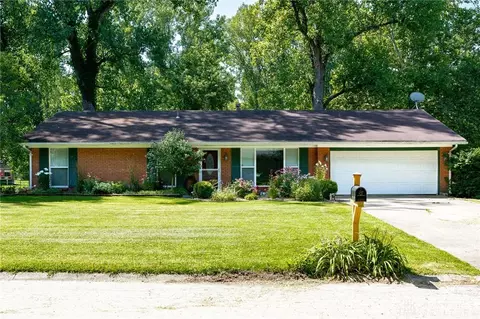 205 Sunnybrook Trl, Enon, OH 45323
