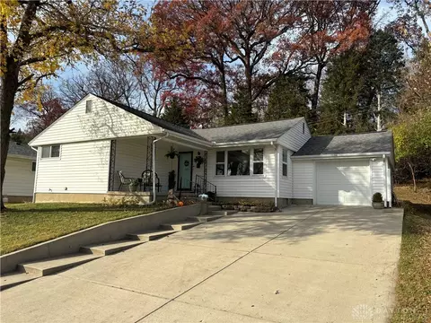519 Hillridge Dr, Fairborn, OH 45324