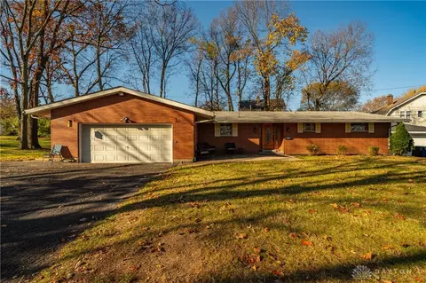 1435 Gascho Dr, Dayton, OH 45410