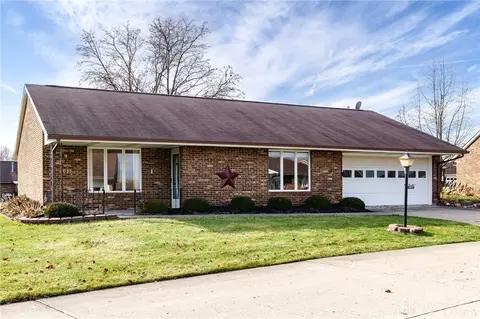 1033 Bradford Dr, Springfield, OH 45503