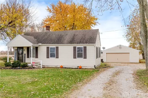1307 Hoop Rd, Xenia, OH 45385