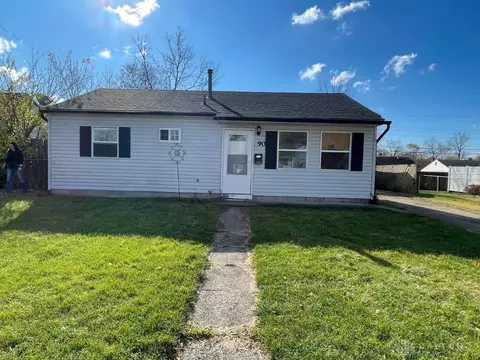 90 Marchmont Dr, Fairborn, OH 45324