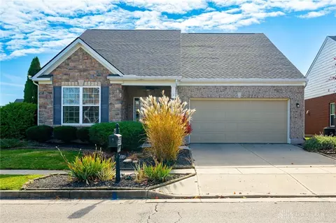 1641 N Wood Creek Dr, Centerville, OH 45458