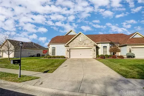 1465 Lantern Ln, Troy, OH 45373