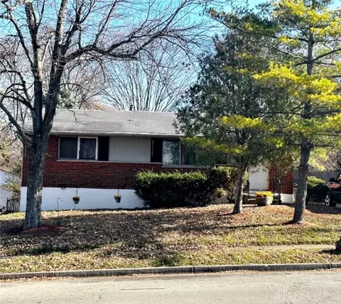 134 Stubbs Dr, Dayton, OH 45426