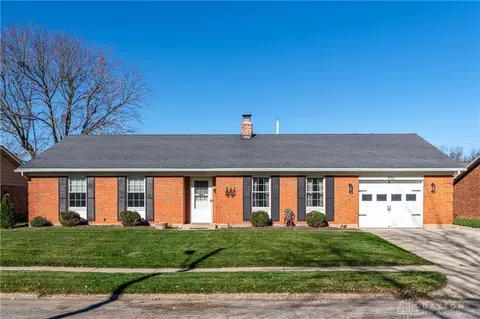 936 Hamlet Dr, Xenia, OH 45385