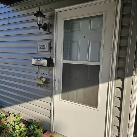 5501 Salem Bend Dr, Dayton, OH 45426