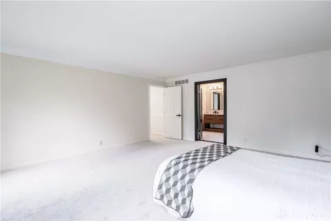 9698 Ash Ct, Blue Ash, OH 45242 photo 41