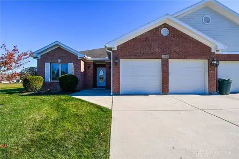 1484 Lantern Ln, Troy, OH 45373 photo 5